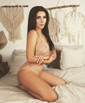 Христина, 25